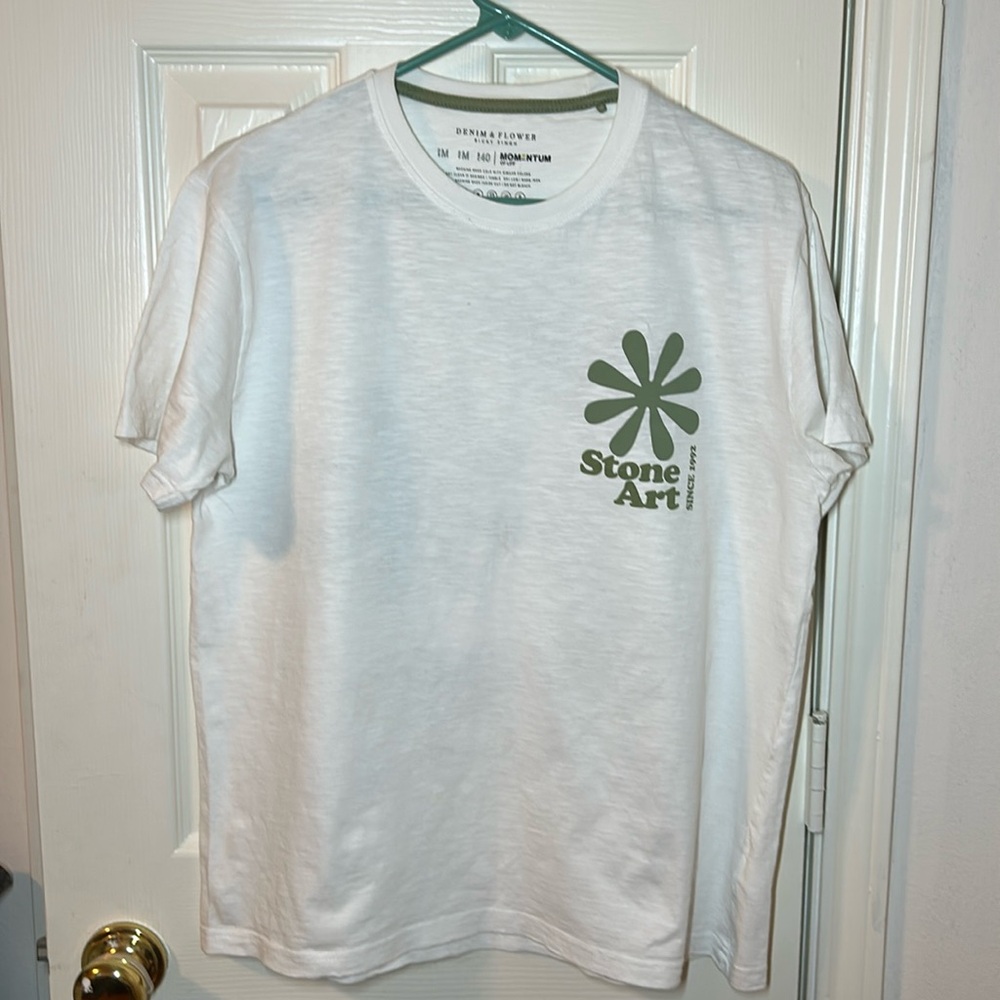 Denim & Flower men’s Short Sleeve T-Shirt. Size Medium.